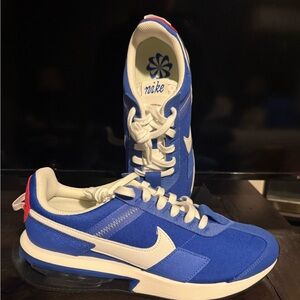 Nike Men's Royal Blue and White Sneakers - Brand New Never Worn